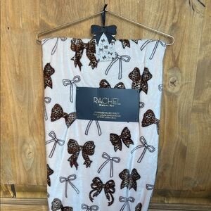 Rachel Roy | Plush Throw Blanket in Leopard Bow Motif